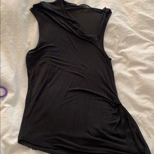 Asymmetrical helmet Lang dark gray tank top small